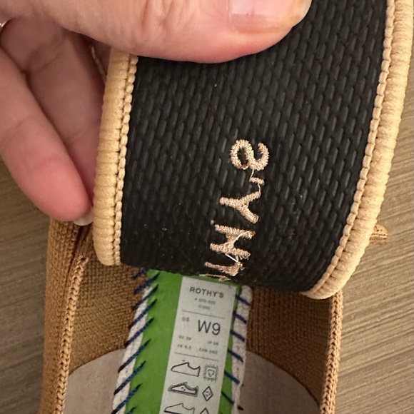 Rothy's women’s brand new Mary Jane in Wren color- Brown and Tan Flats size 9 - Picture 3 of 3